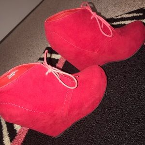 Red lace up wedges